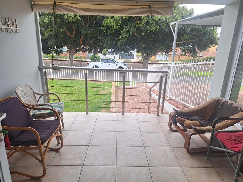5 Bedroom Property for Sale in Hartenbos Central Western Cape